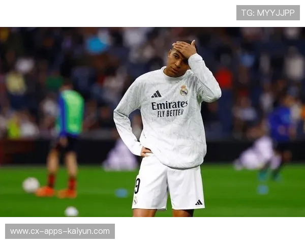 巴黎快速短传配合,姆巴佩高速插上致命