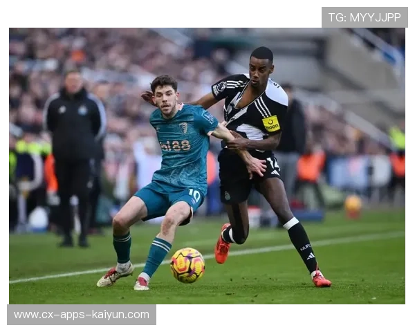 利物浦靠长传直塞撕裂对方防线——速度与视野塑造的前场杀手锏